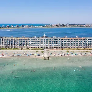 شقة فندقية Gardenia Palace, بوموري